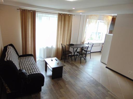 on Sobornyi avenue 133 - Housity