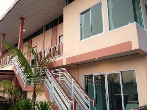 Siriburi Resort - Housity