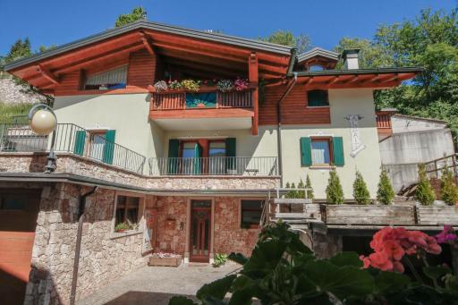 Appartamenti Carano Al Bait - Housity