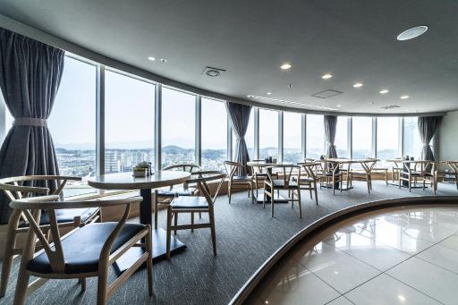 Gangneung Tourist Hotel - Housity