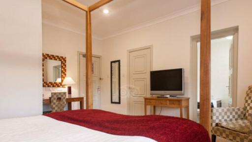 Honest Lawyer Hotel - Housity