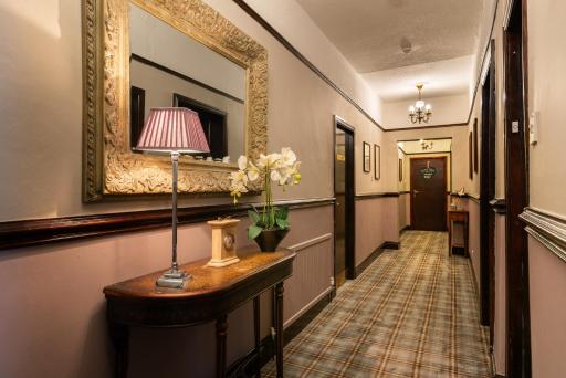 The Swan Hotel - Housity