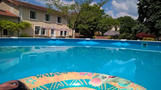 \'La Maison Catalpa\' French Farmhouse with Pool & Jaccuzi - Housity