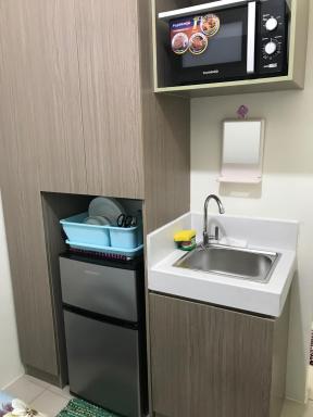 Shanilyn Residency Urban Deca Towers EDSA mandaluyong UNLIMITED INTERNET AND NETFLIX - Housity