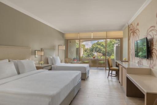 Taal Vista Hotel - Housity