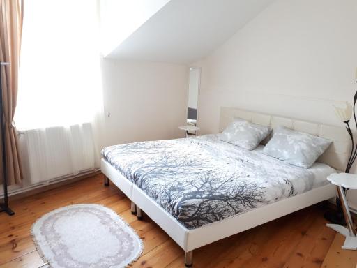 Karin House - Housity