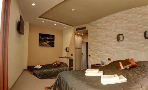Garni Hotel Vigor - EV station - Housity