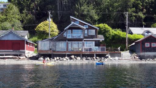 Beachfront · Private Beach Orca Lodge - Housity