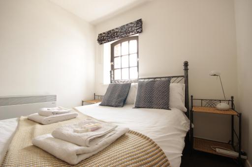 Marina Humber View Apartment - Housity