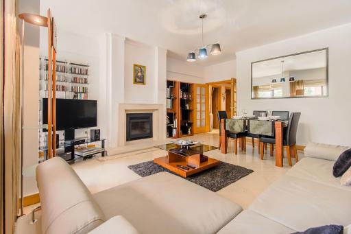 Lisbon Place & Beyond - Housity