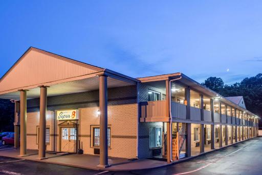 Super 8 by Wyndham Old Saybrook - Housity