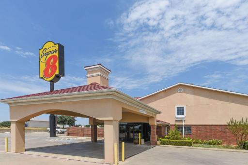 Super 8 by Wyndham Burleson Fort Worth Area - Housity