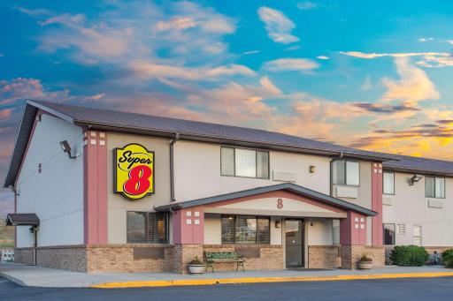 Super 8 by Wyndham Winnemucca NV - Housity