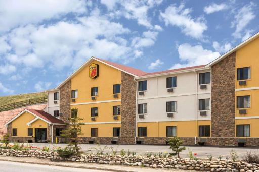 Super 8 by Wyndham Dillon/Breckenridge Area - Housity