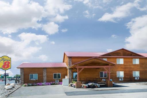 Super 8 by Wyndham Powell - Housity