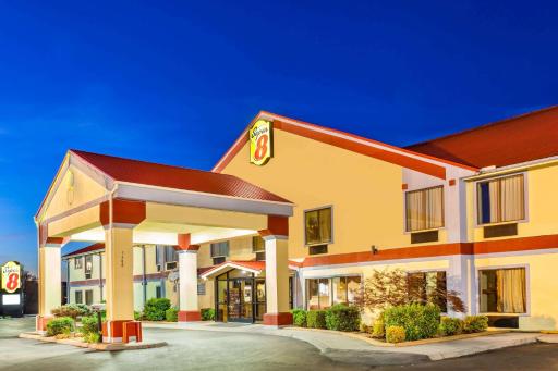 Super 8 by Wyndham Morristown/South - Housity