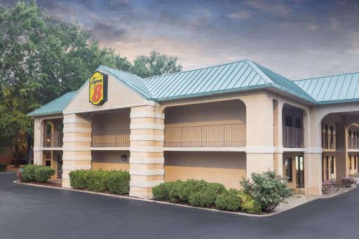 Super 8 by Wyndham Lithonia - Housity