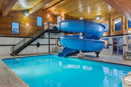 Travelodge by Wyndham Golden Sportsman Lodge - Housity