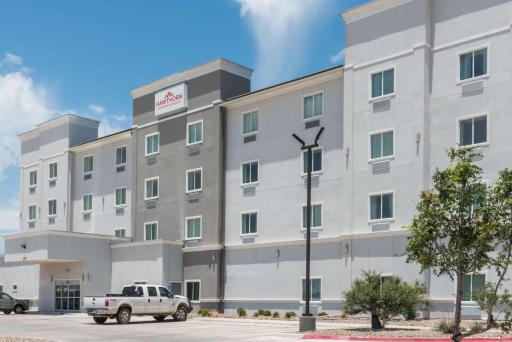Hawthorn Extended Stay by Wyndham Midland - Housity
