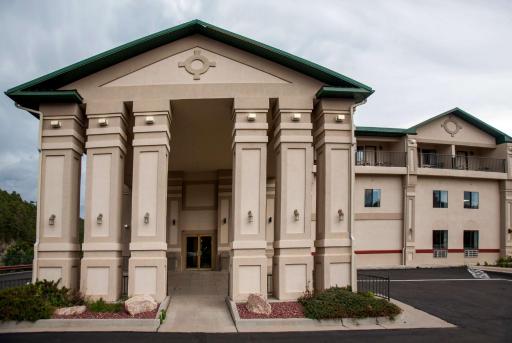 Baymont by Wyndham Keystone Near Mt. Rushmore - Housity
