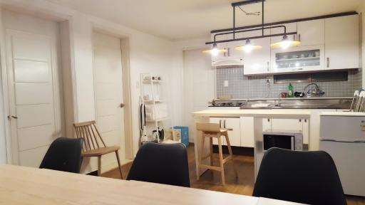 Hongdae Mainstreet Two Room House - Housity