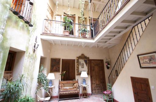 Hostal Casa Del Buen Viaje - Housity