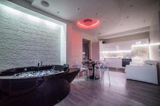 Pandora Luxury Suite - Housity