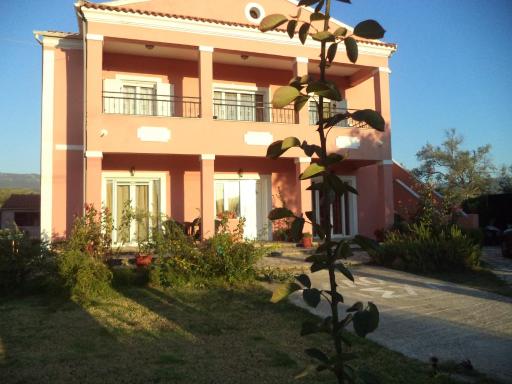 Karoubis Studio - Housity