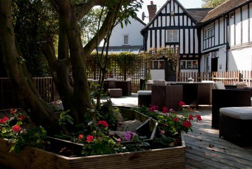 The Tudor Hotel - Housity