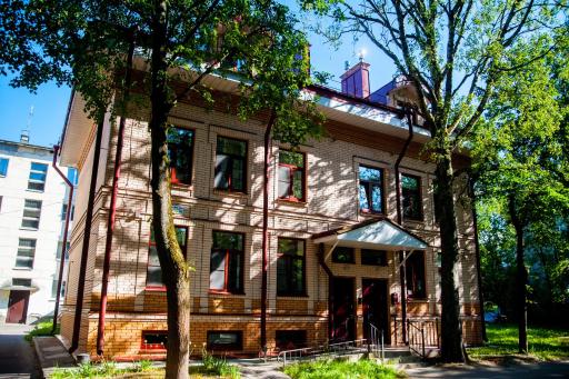 Modern History Apartments - Housity
