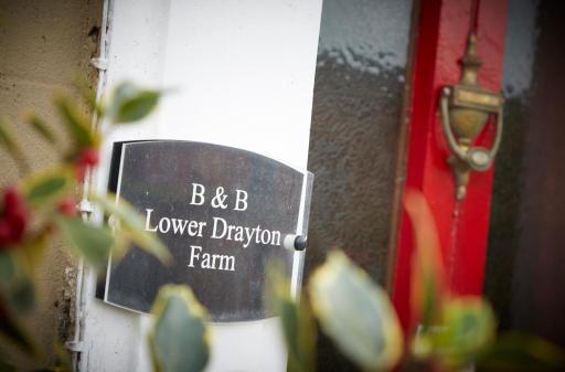Lower Drayton Farm B&B - Housity
