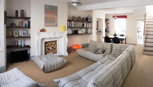Lovely 4 bed house 200m from the beach - Housity