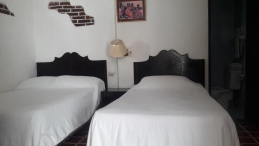 Hotel De Cortez y Larraz - Housity