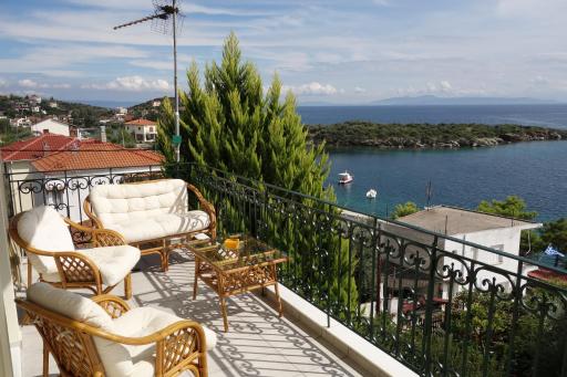 Beach Front House With View - Housity