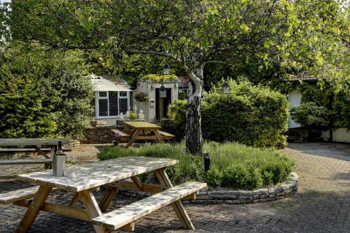 Best Western Compass Inn - Housity