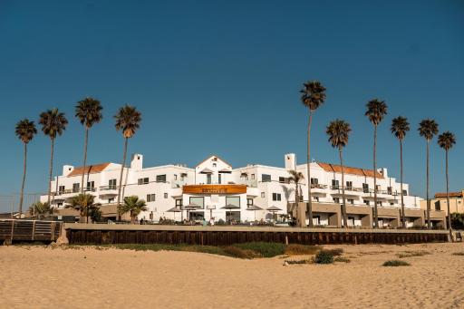 Sandcastle Hotel on the Beach - Housity