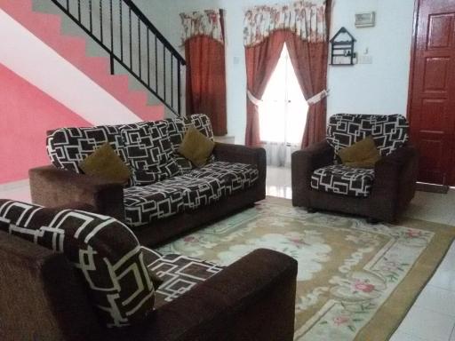 Homestay D-Zara - Housity