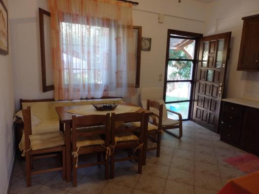 The Small House in the Olive Grove - Housity