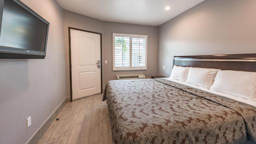 Plaza Inn - Housity