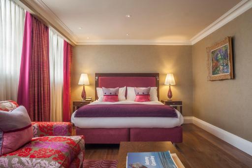 The Roseate Reading - Housity