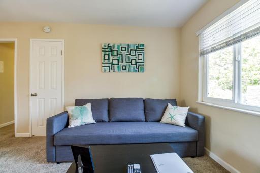 Cozy Comfortable Bright in Sunnyvale - Housity