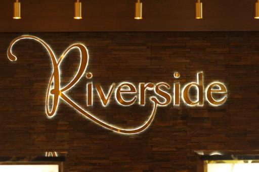 Riverside Lodge Hotel - Housity