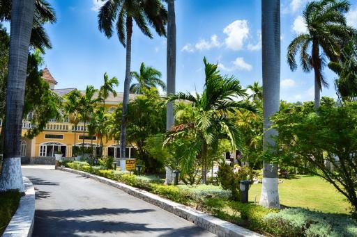 SeaGarden Beach Resort - All Inclusive - Housity