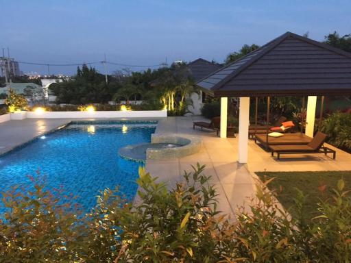 WOGAN HOUSE - The Best of Luxury Pool Villa - Housity