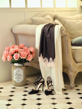 LES ANGES DELUXE AVIGNON - Suite Romantique Luxe - Free Parking and Jaguar Car Service - Housity