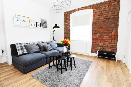 Stylish Flat in 1860's Listed Building - Housity