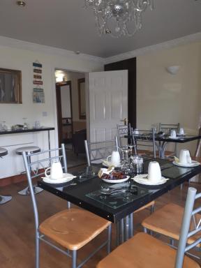 GoldenDawn Guest House - Housity