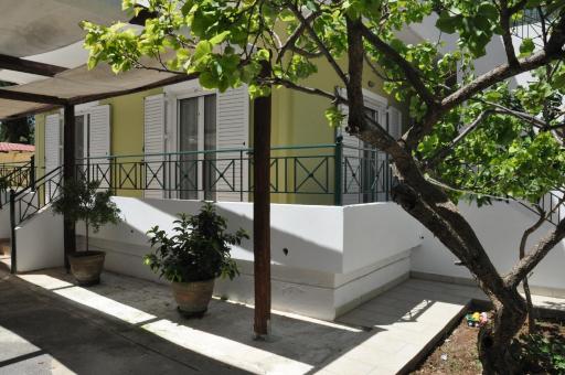Vicky's place,near Athens airport - Housity
