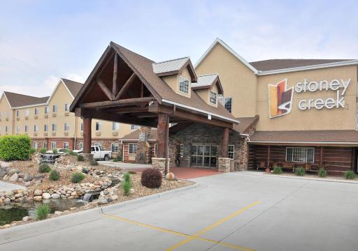 Stoney Creek Hotel St. Joseph - Housity