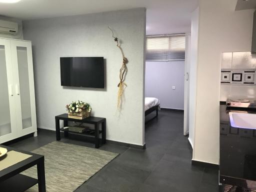Cozy modern apartment near the sea in city center - Housity